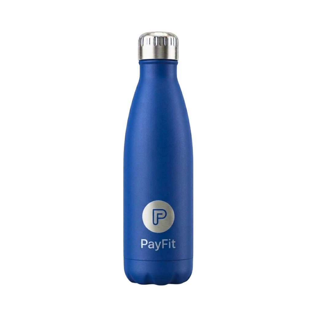 Rendu 3D d'une bouteille isotherme bleu cobalt mat avec bouchon inox cranté et logo PayFit sérigraphié en argenté