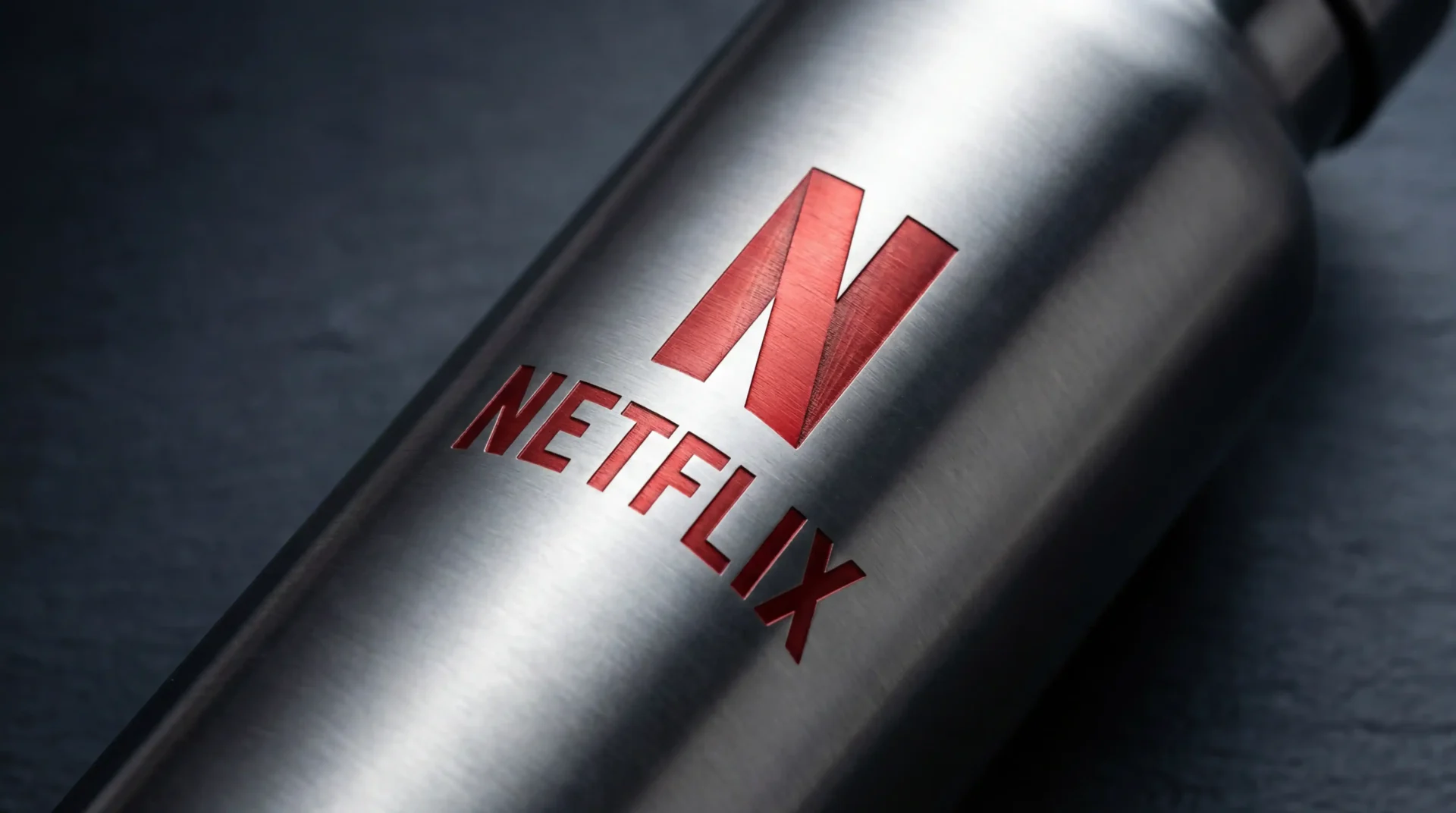 Interdiction du plastique 2026 : 7 alternatives essentielles 4 gourde inox personnalisée gravure laser logo entreprise — alternative bouteille plastique interdiction 2026